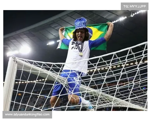 从战术角度解析如何准确定位大卫路易斯在球队中的最佳防守位置