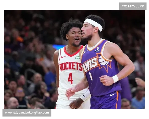 布克职业生涯重要里程碑回顾 从新秀崭露头角到成为NBA顶级得分手